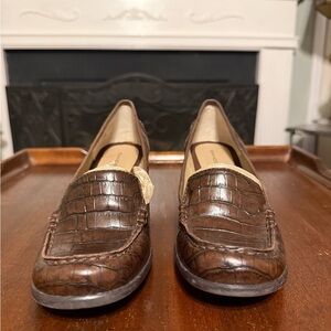 Bandolino Brown Croc-Embossed Heels